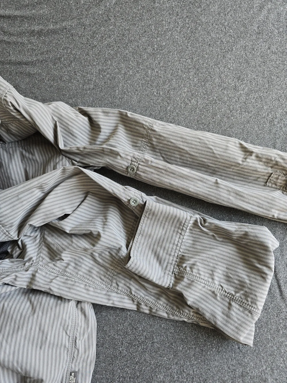 The North Face Sequoia Shirt Men Gray Medium Nylon Short Sleeve Vented Utility